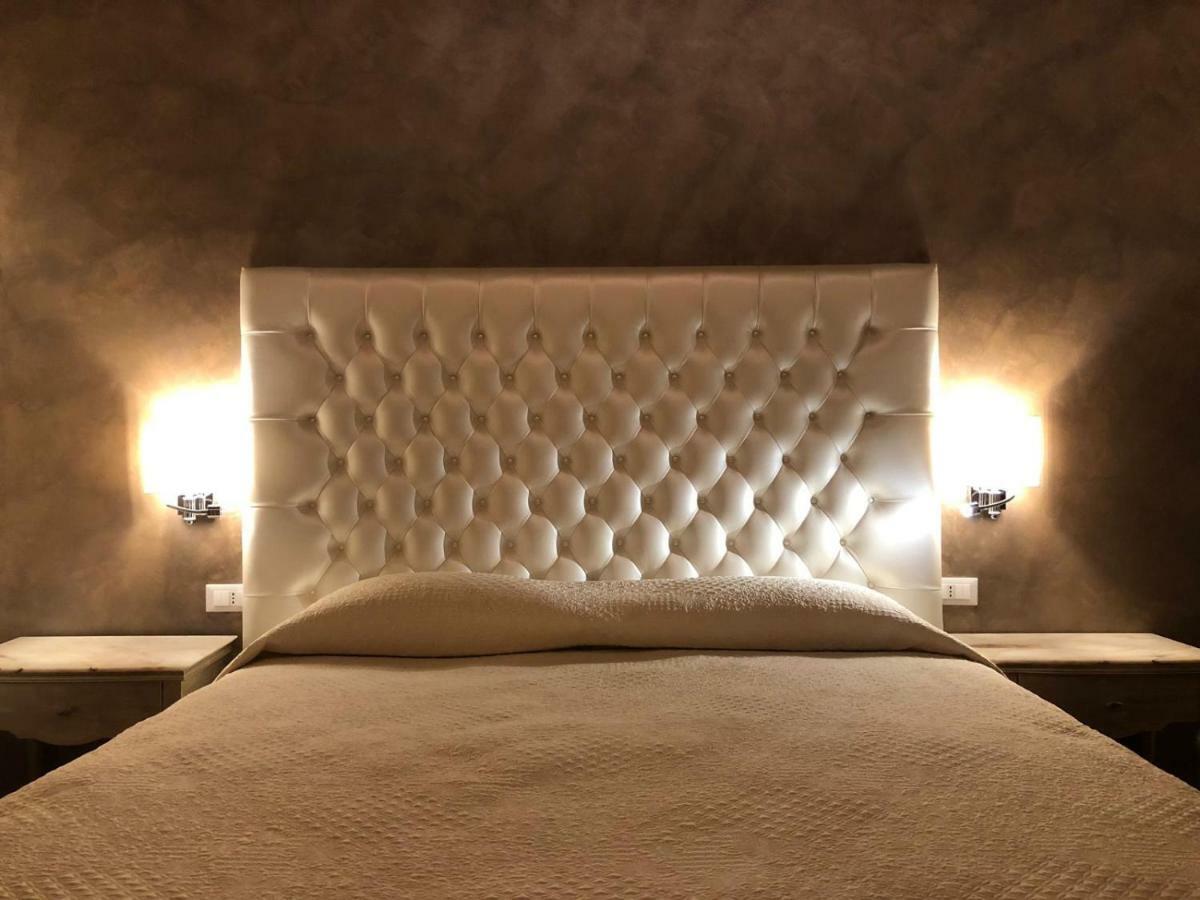 Luxury Apartment Frattina 34 Anelli, Rome